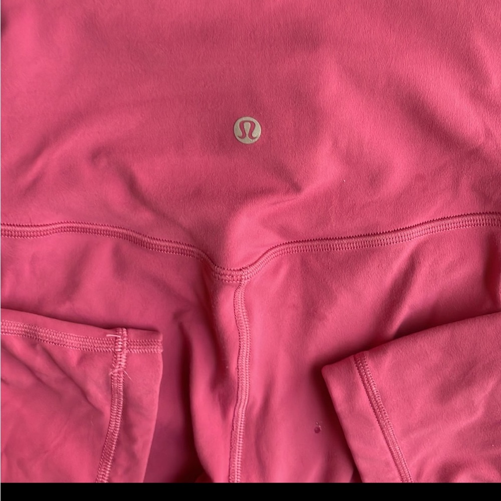 Only worn a few times! Great leggings for working out and going on a run!